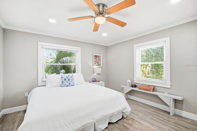 206 75TH STREET, Holmes Beach, FL 34217