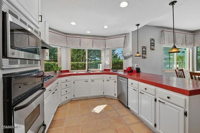 115 Los Padres Drive, Thousand Oaks, CA 91361
