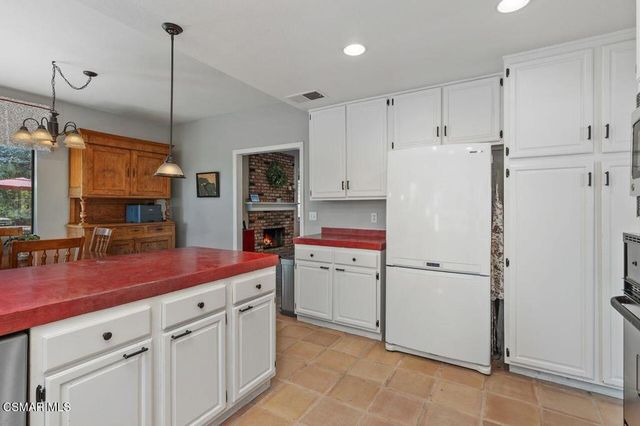115 Los Padres Drive, Thousand Oaks, CA 91361