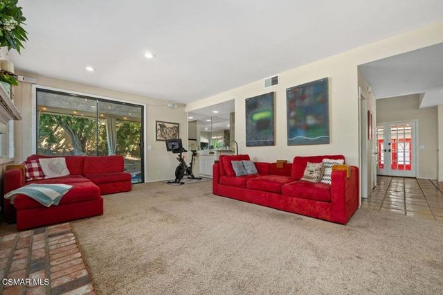 115 Los Padres Drive, Thousand Oaks, CA 91361