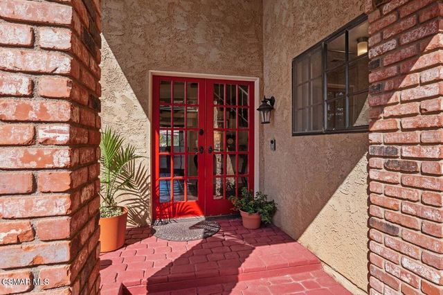 115 Los Padres Drive, Thousand Oaks, CA 91361