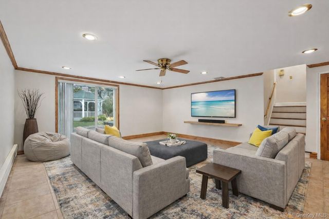 808 Wolfs Lane, Pelham, NY 10803