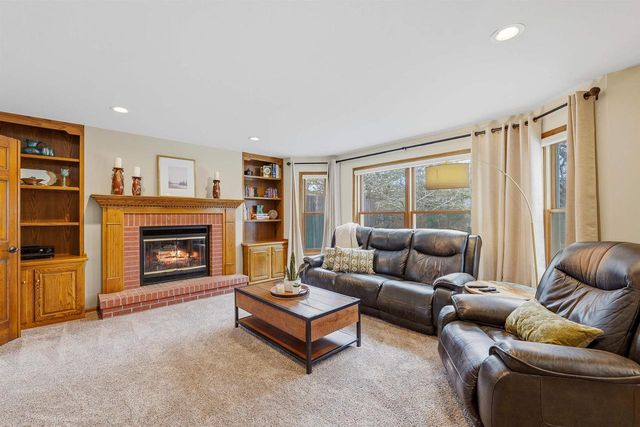 1838 WESTBREEZE DRIVE, Oshkosh, WI 54904