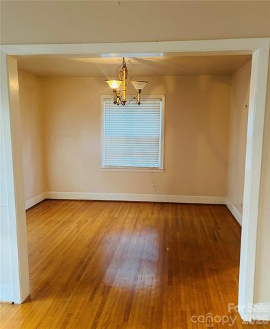 332 Fannie Circle, Charlotte, NC 28205