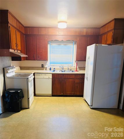 332 Fannie Circle, Charlotte, NC 28205