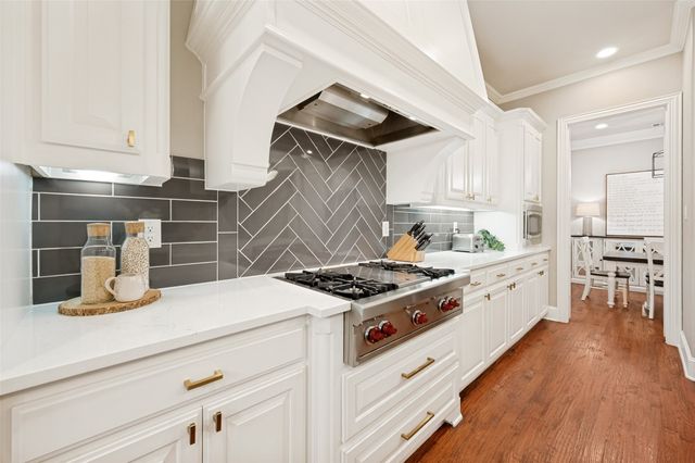 5025 Sage Hill Drive, Carrollton, TX 75010
