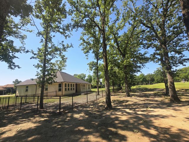 203 Saint Andrews Drive, Mabank, TX 75156