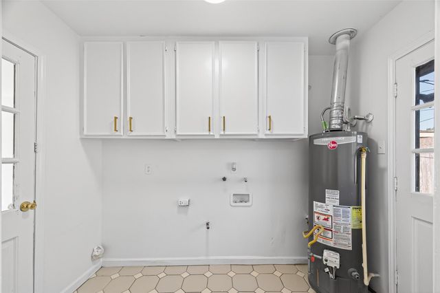 9011 Landsdowne Drive, Houston, TX 77096