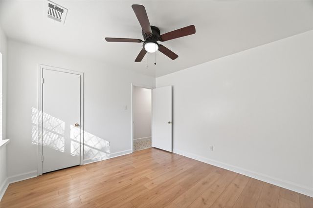 9011 Landsdowne Drive, Houston, TX 77096