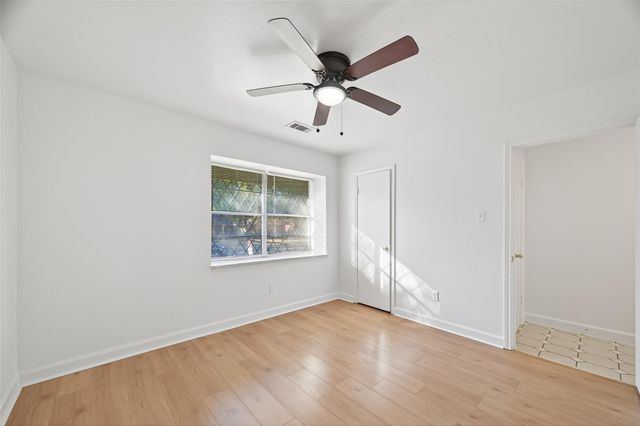 9011 Landsdowne Drive, Houston, TX 77096