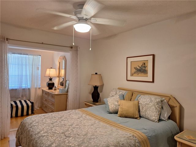 1580 4th Court, Vero Beach, FL 32960