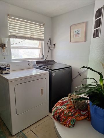 1580 4th Court, Vero Beach, FL 32960