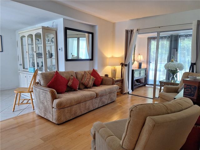 1580 4th Court, Vero Beach, FL 32960