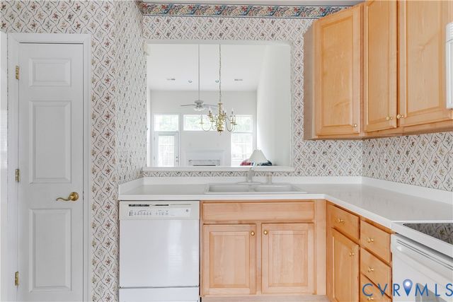 10607 Gate House Ct, Glen Allen, VA 23059