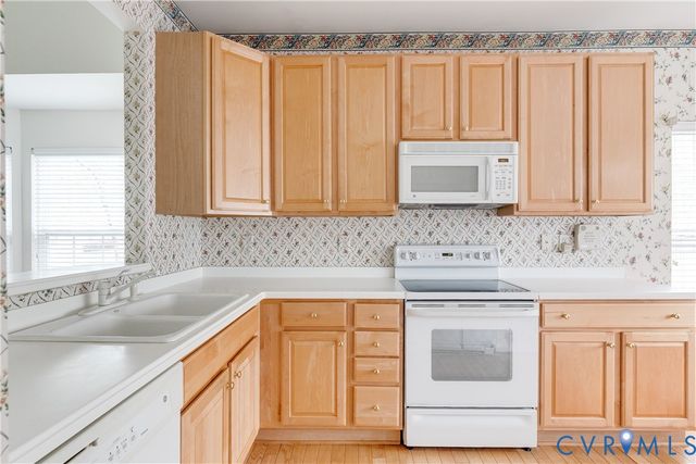 10607 Gate House Ct, Glen Allen, VA 23059