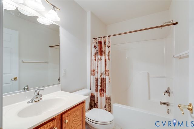 10607 Gate House Ct, Glen Allen, VA 23059