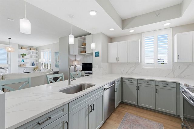 628 CLEVELAND STREET 809, Clearwater, FL 33755