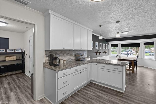 3709 Pine Grove LN, Virginia Beach, VA 23452