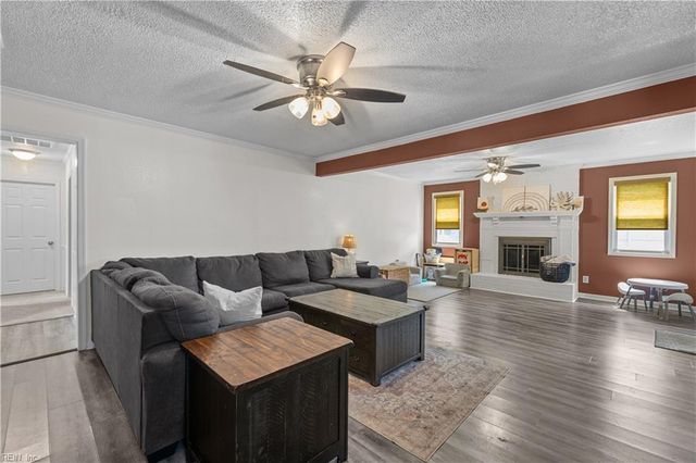 3709 Pine Grove LN, Virginia Beach, VA 23452
