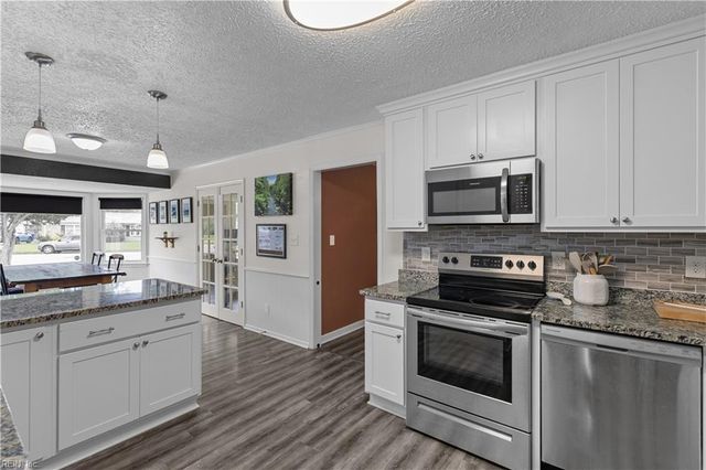3709 Pine Grove LN, Virginia Beach, VA 23452