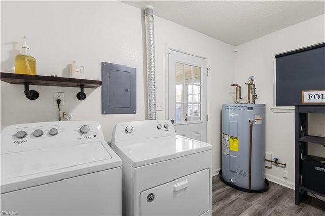 3709 Pine Grove LN, Virginia Beach, VA 23452