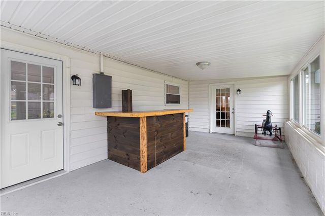 3709 Pine Grove LN, Virginia Beach, VA 23452