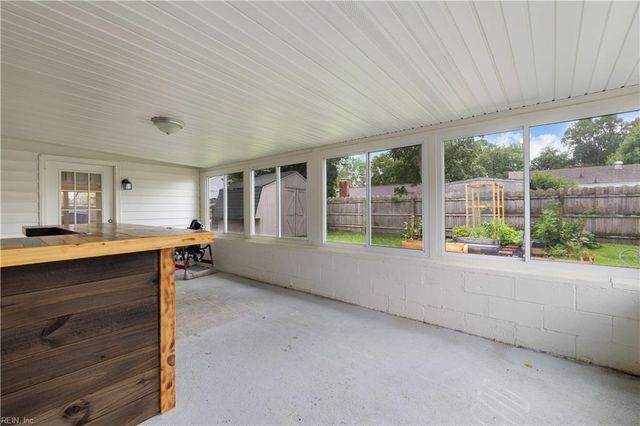 3709 Pine Grove LN, Virginia Beach, VA 23452