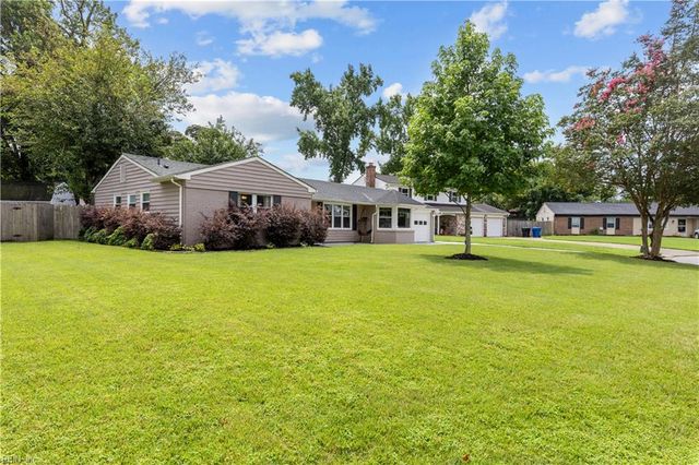 3709 Pine Grove LN, Virginia Beach, VA 23452