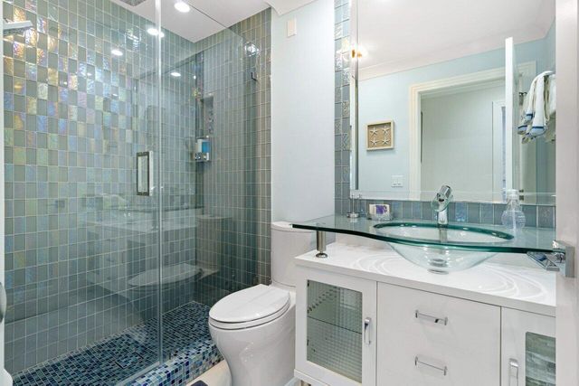 324 N Lake Drive, Lantana, FL 33462