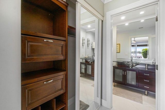 324 N Lake Drive, Lantana, FL 33462