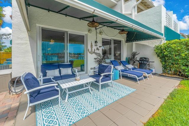 324 N Lake Drive, Lantana, FL 33462