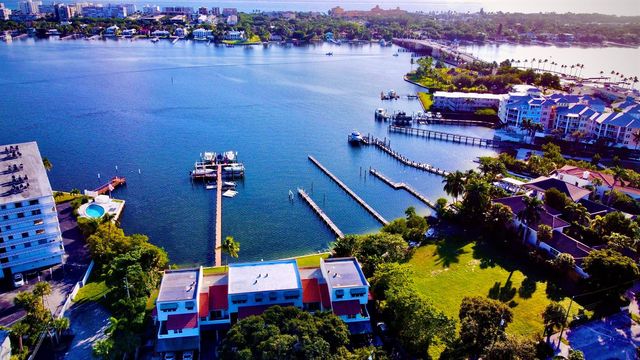324 N Lake Drive, Lantana, FL 33462