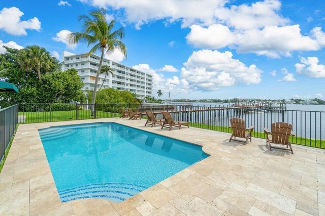 324 N Lake Drive, Lantana, FL 33462