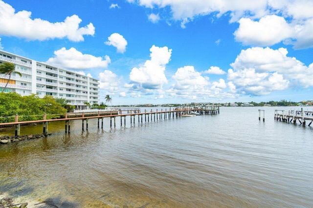 324 N Lake Drive, Lantana, FL 33462
