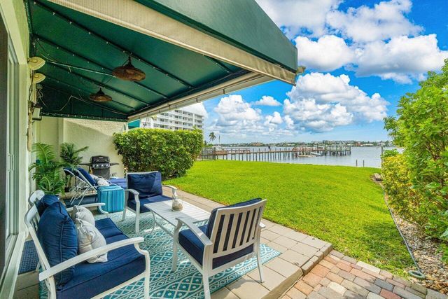 324 N Lake Drive, Lantana, FL 33462