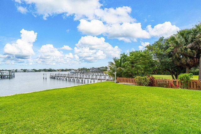 324 N Lake Drive, Lantana, FL 33462