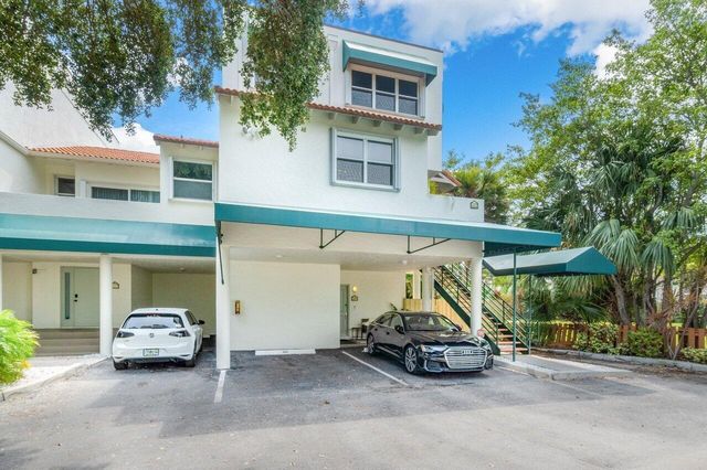 324 N Lake Drive, Lantana, FL 33462