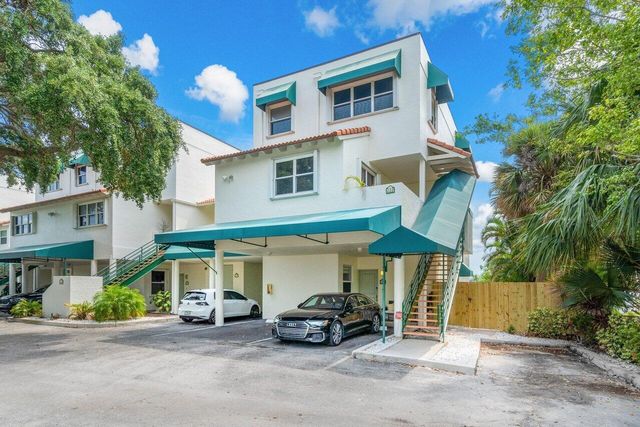 324 N Lake Drive, Lantana, FL 33462