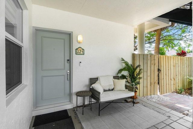 324 N Lake Drive, Lantana, FL 33462