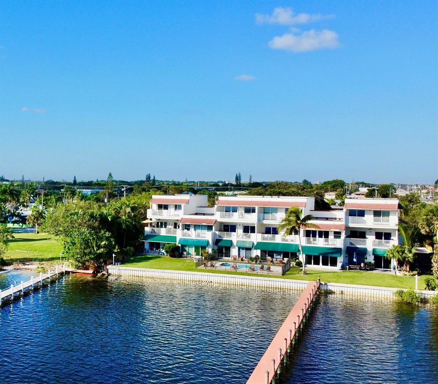 324 N Lake Drive, Lantana, FL 33462
