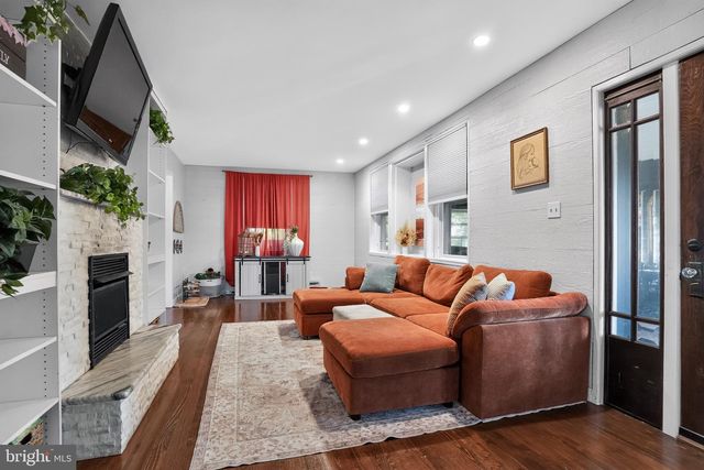 21 GREEN, Sellersville, PA 18960