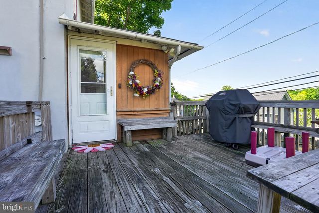 21 GREEN, Sellersville, PA 18960