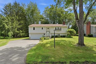 20 Sherwood Ave, West Springfield, MA 01089