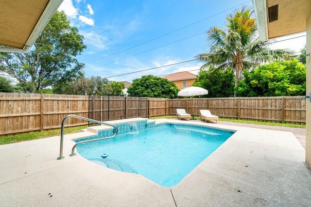 3461 SW Funtuna Street, Port St Lucie, FL 34953