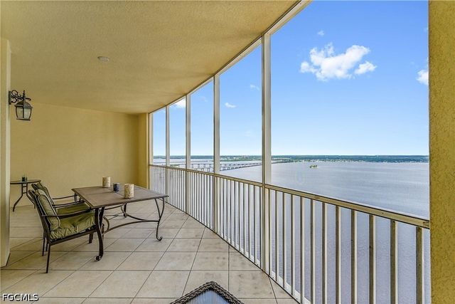 2743 1st ST 2404, Fort Myers, FL 33916