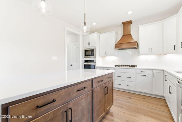 15967 Cumberland Lake Cir, Louisville, KY 40245