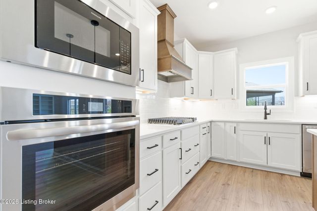 15967 Cumberland Lake Cir, Louisville, KY 40245