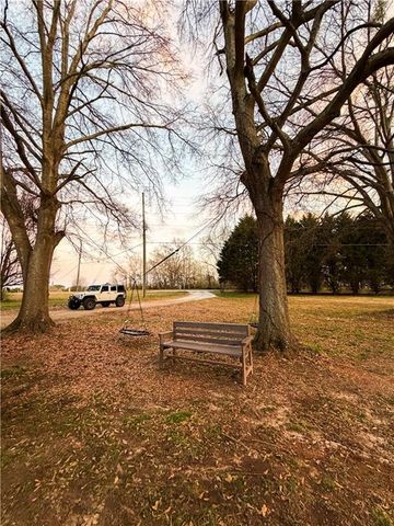 1264 Highway 211 NE, Winder, GA 30680