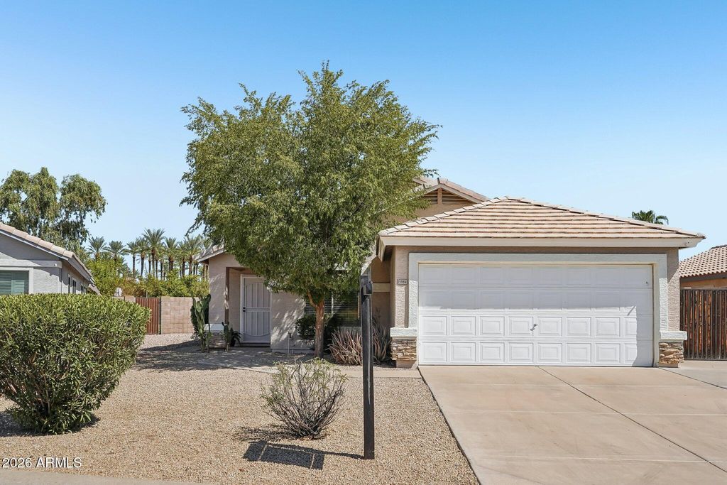 15984 W SMOKEY Drive, Surprise, AZ 85374 — photo 2