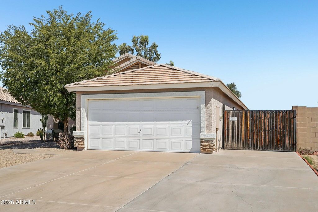 15984 W SMOKEY Drive, Surprise, AZ 85374 — photo 3
